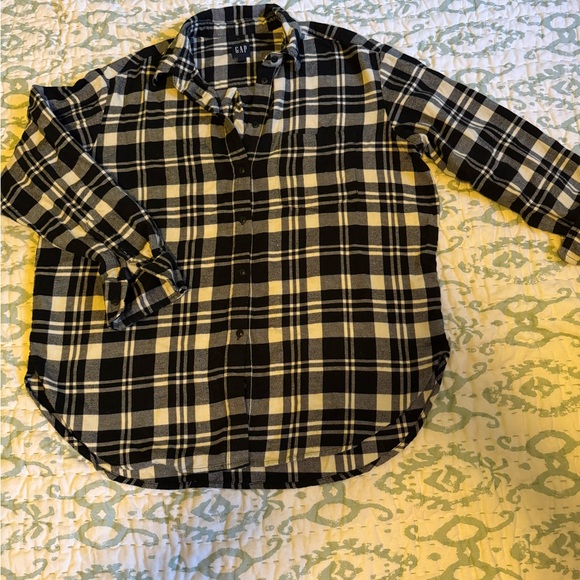 GAP Tops - GAP Monochrome Soft Flannel Plaid Checkered Shirt (worn 1x)